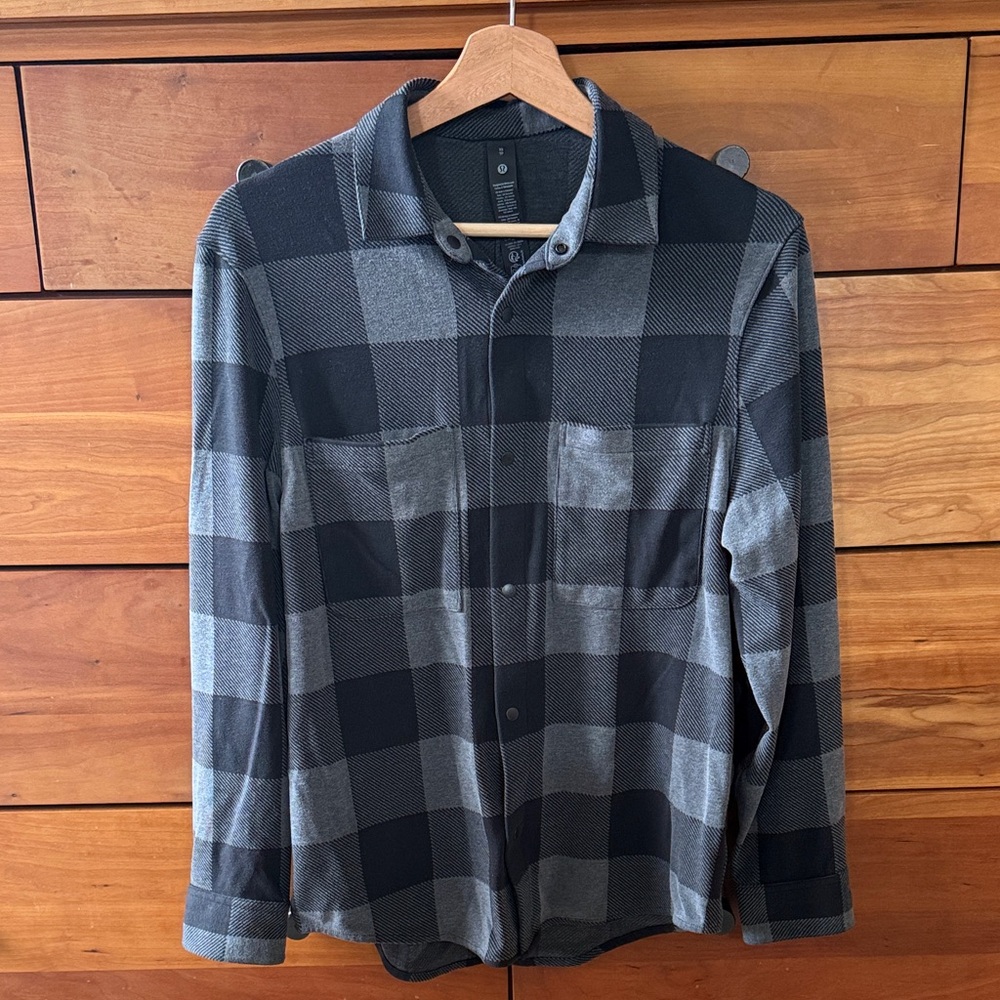 lululemon Men's Black and Gray Soft Knit Overshirt  Size XS